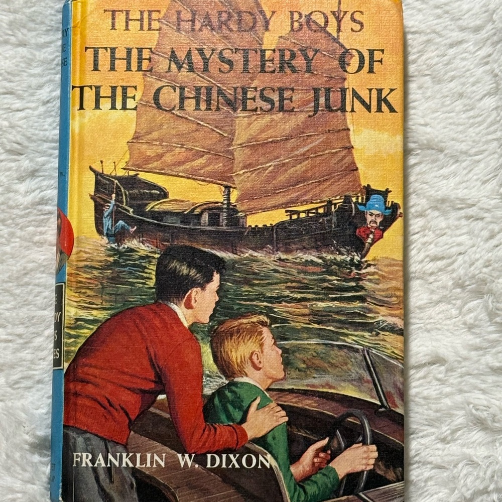 Vintage The Hardy Boys: The Mystery of the Chinese Junk Book #39